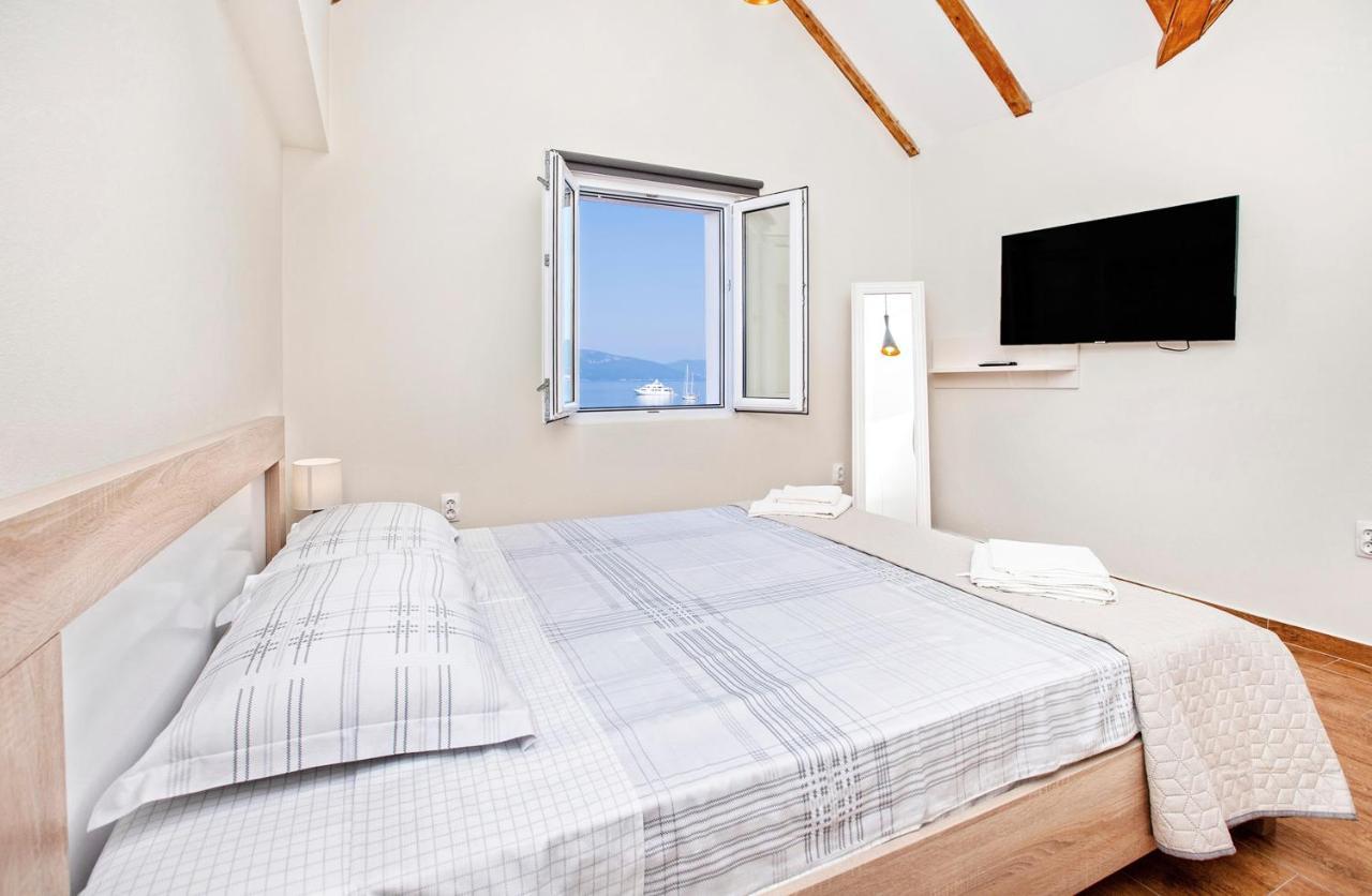 Apartments Isja Тиват Екстериор снимка