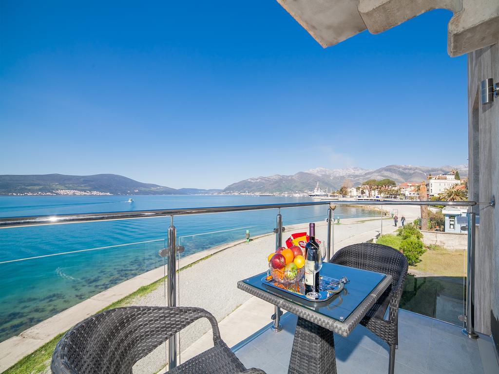 Apartments Isja Тиват Екстериор снимка