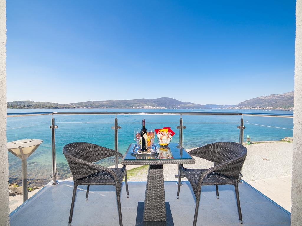 Apartments Isja Тиват Екстериор снимка