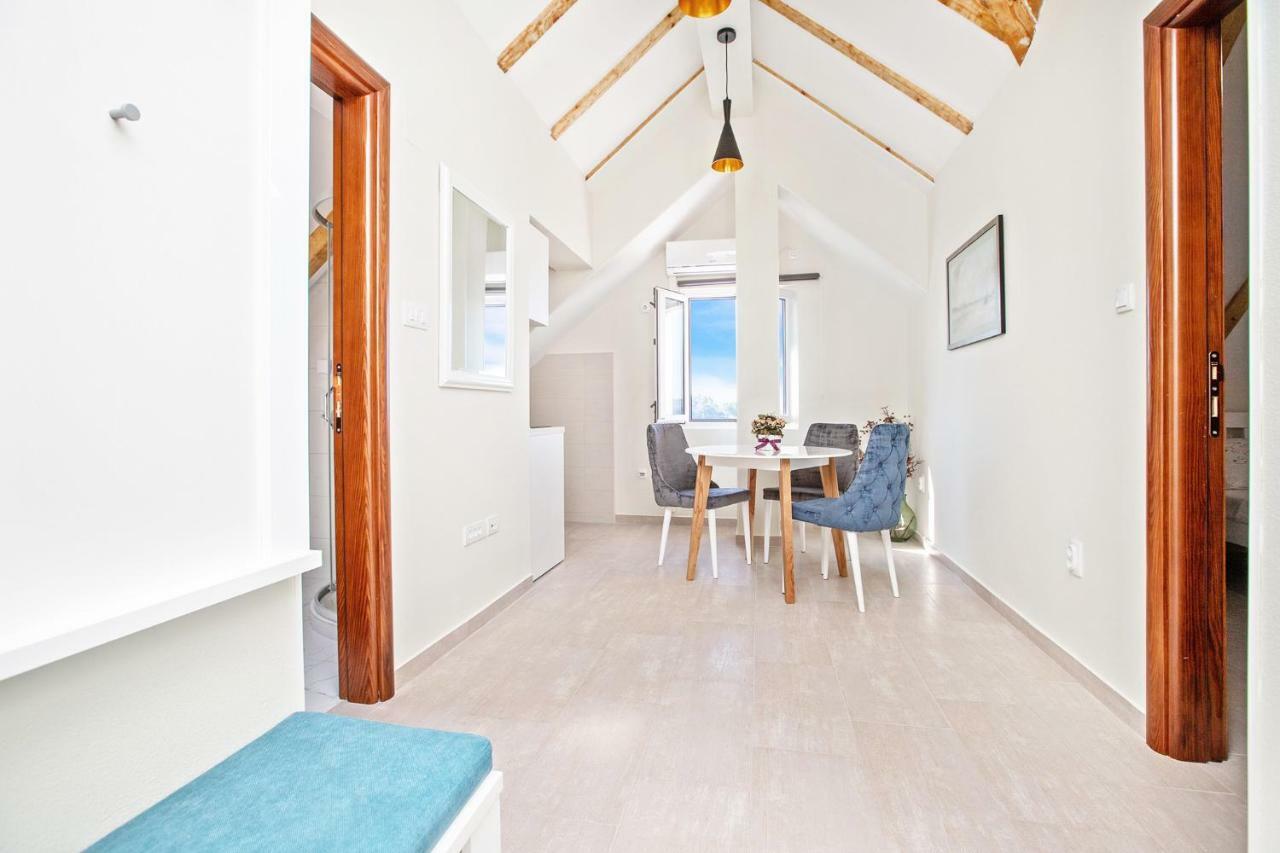 Apartments Isja Тиват Екстериор снимка
