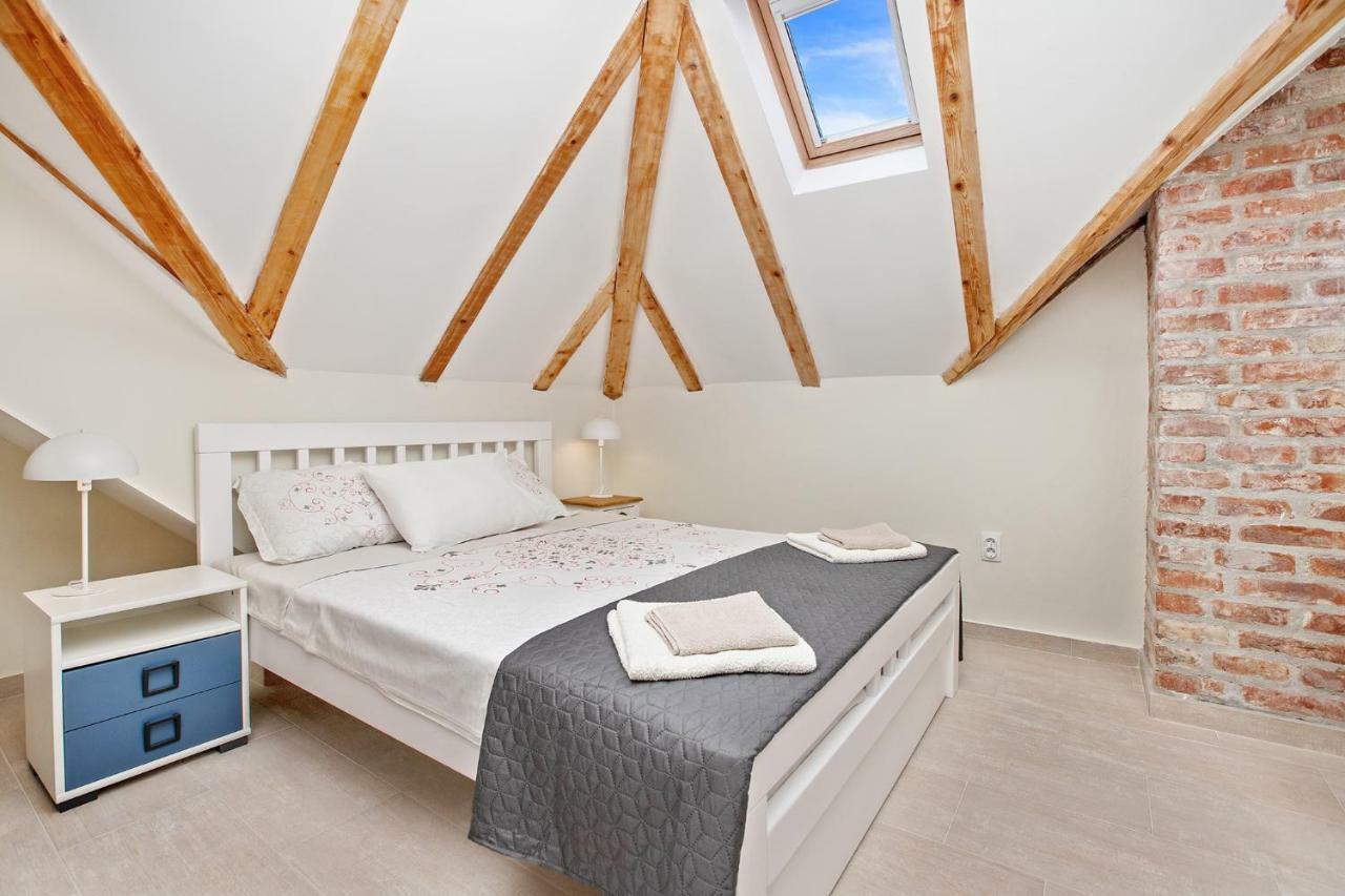 Apartments Isja Тиват Екстериор снимка