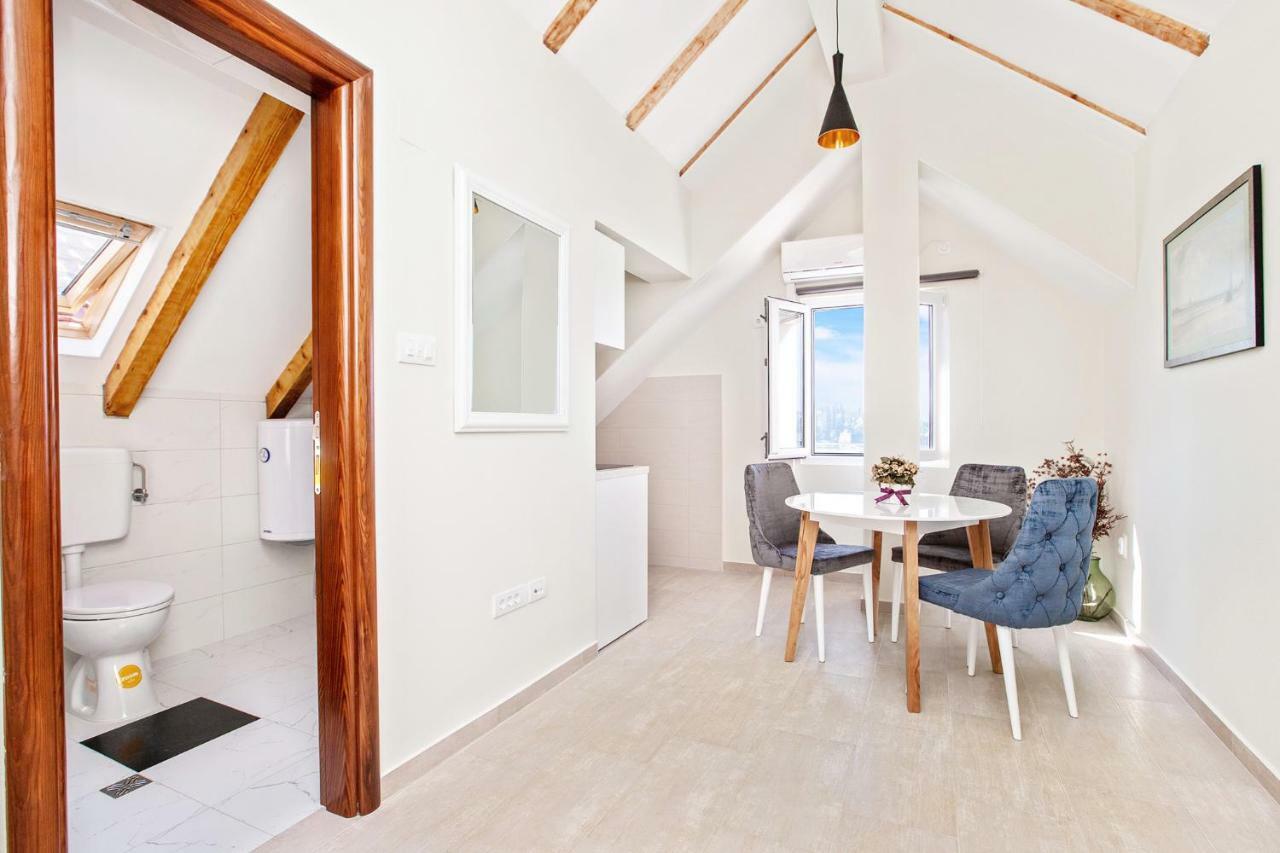 Apartments Isja Тиват Екстериор снимка