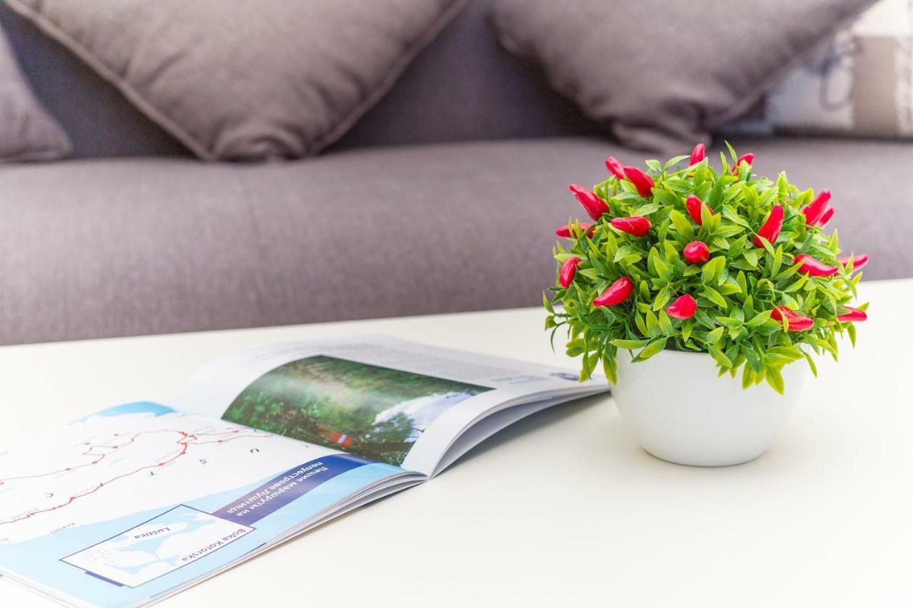 Apartments Isja Тиват Екстериор снимка