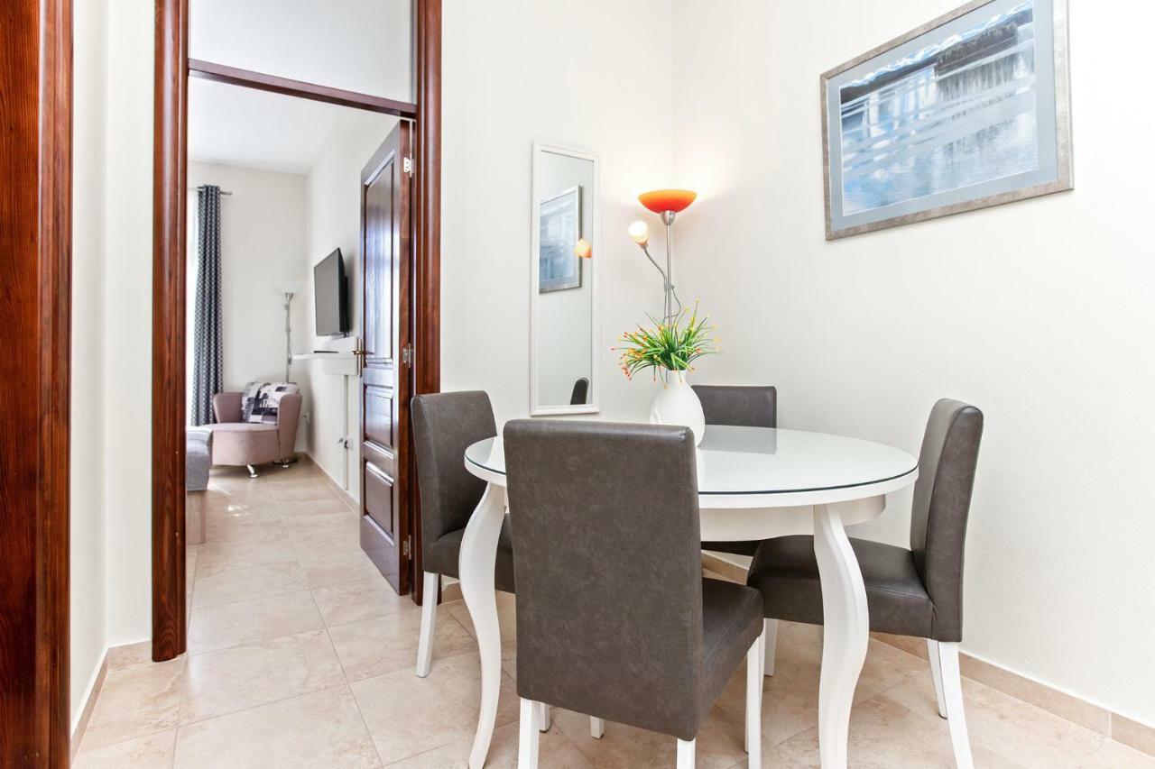 Apartments Isja Тиват Екстериор снимка