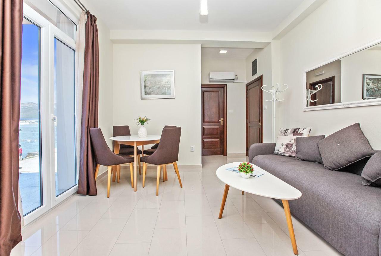 Apartments Isja Тиват Екстериор снимка