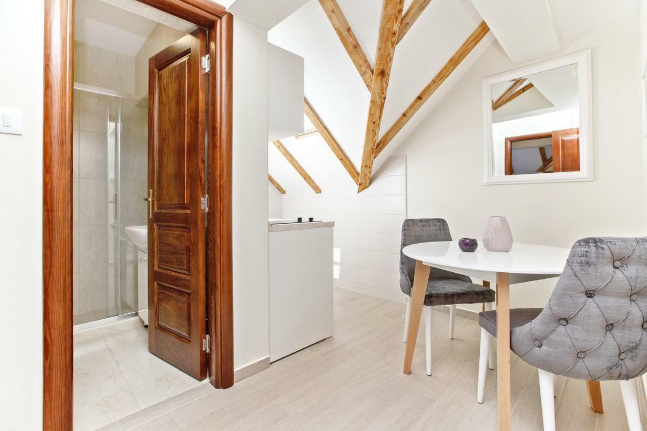 Apartments Isja Тиват Екстериор снимка